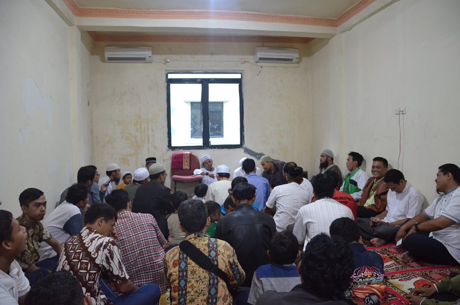 Karyawan Biosis mengikuti Tausiyah oleh Ustadz Ridwan LC